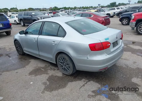 2011 Volkswagen Jetta 2.0L S из США, поврежденный, VIN 3VW2K7AJ8BM070104